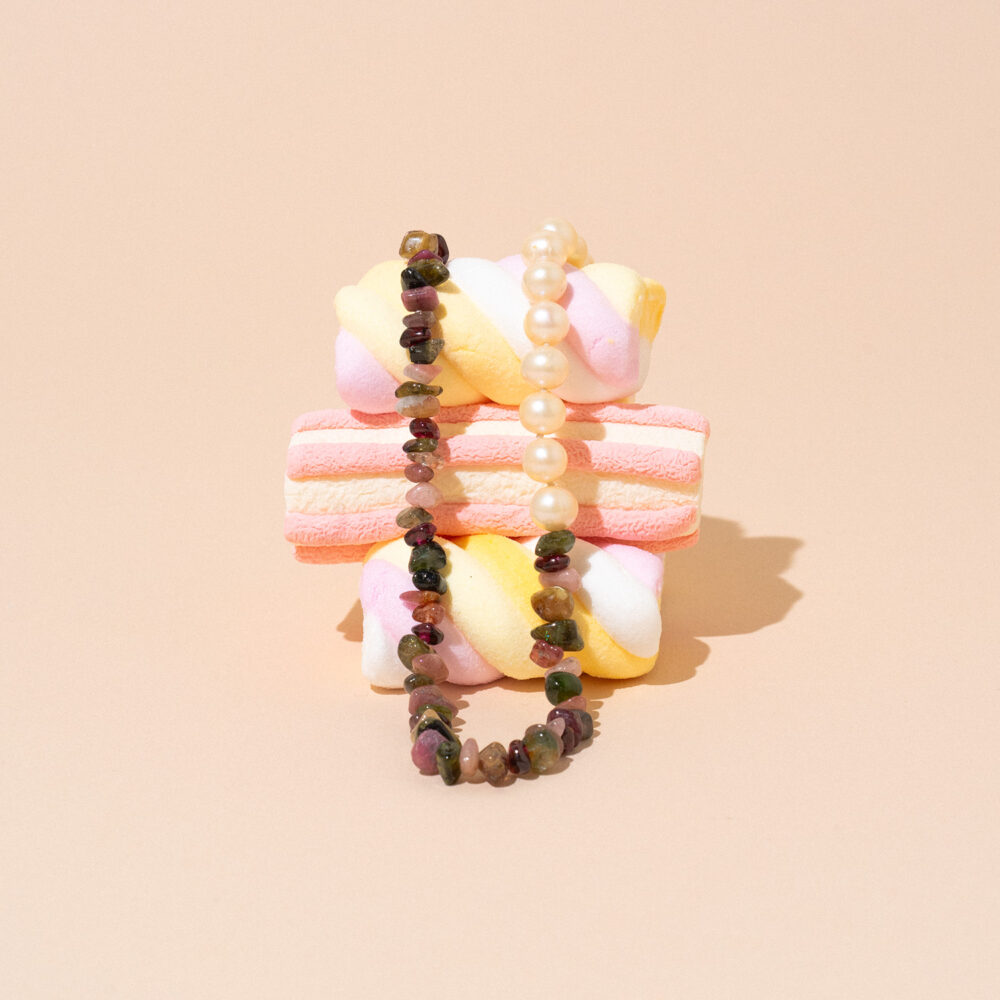 3.3 Necklace 'June' with Tourmaline and Garnet | 5.5 – 6.5 mm | Round White Pearls + Colored Stones - Image 3